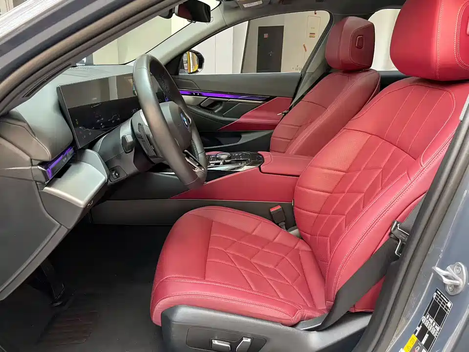 BMW i5