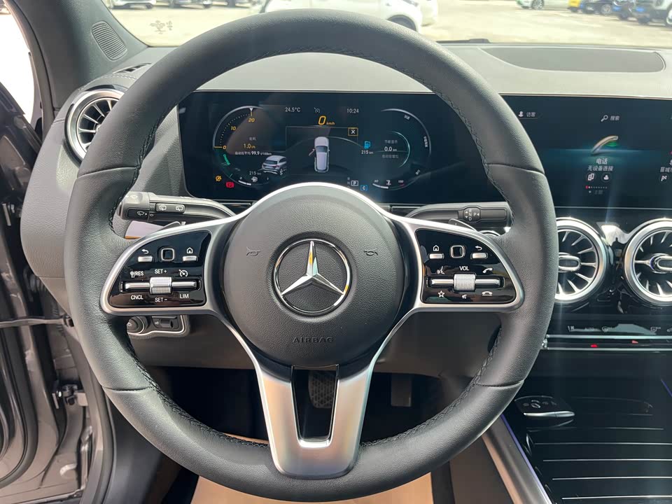 Mercedes-Benz GLA Mercedes-Benz GLA