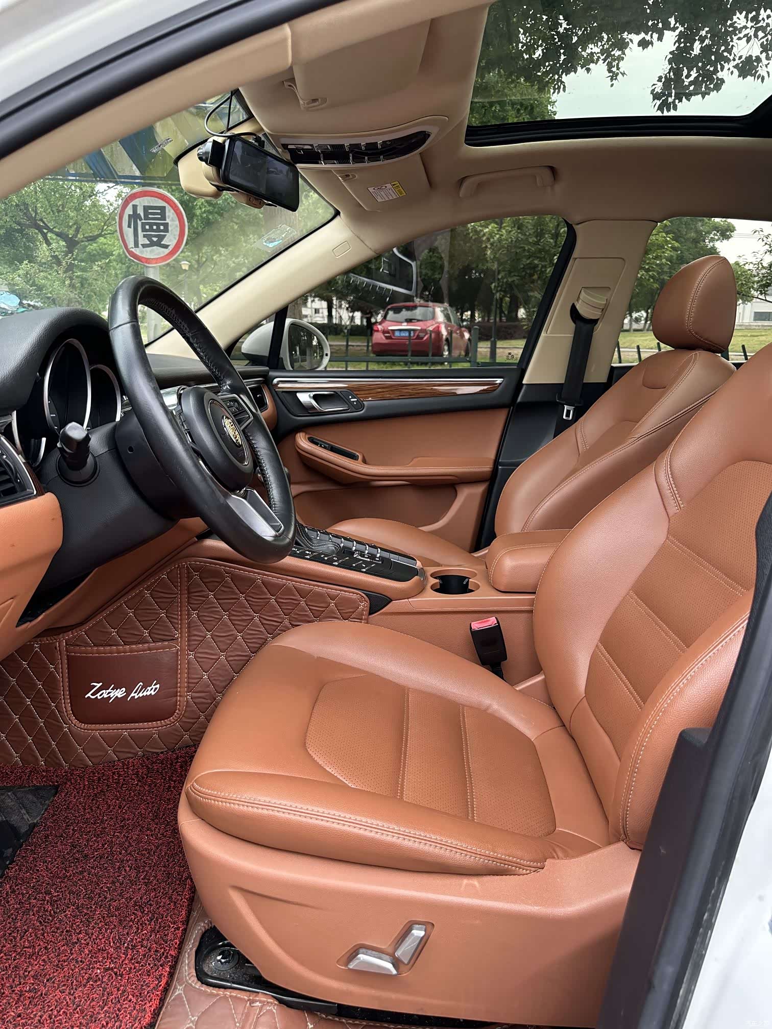 Zotye SR9, 2017 7