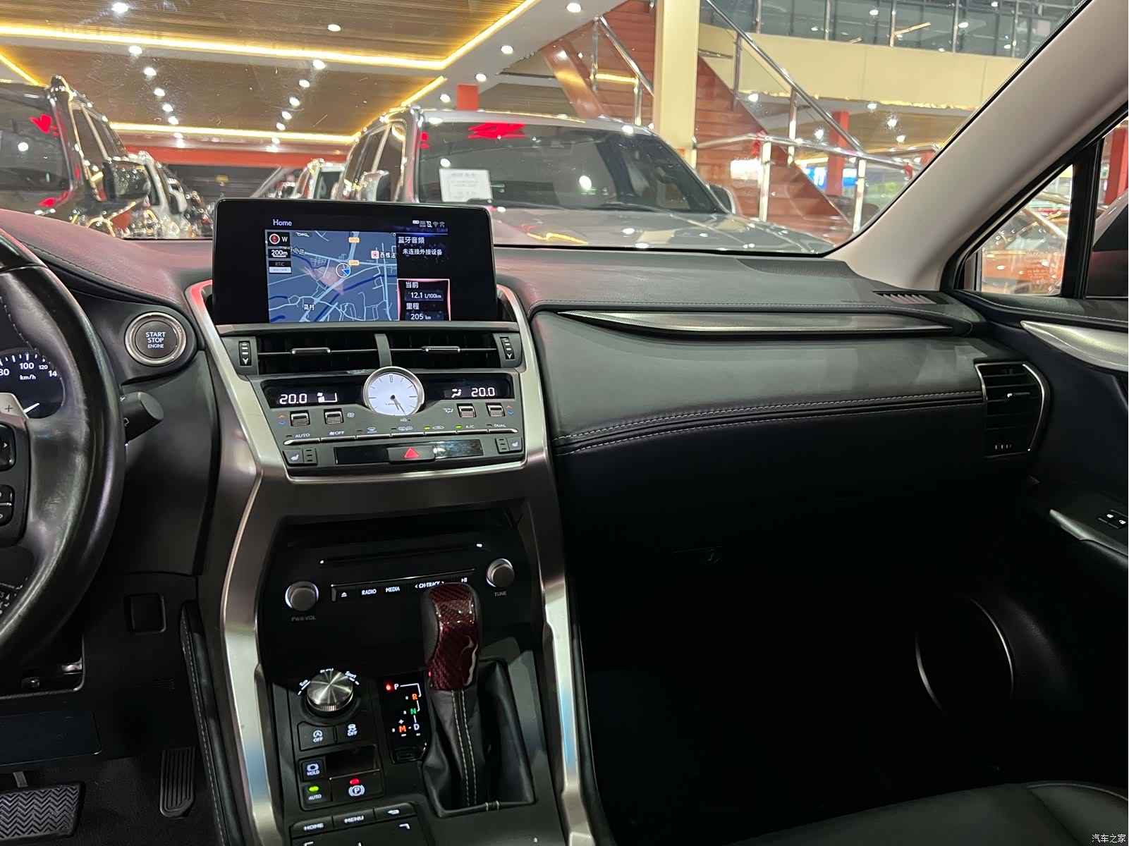 Lexus NX, 2018 13