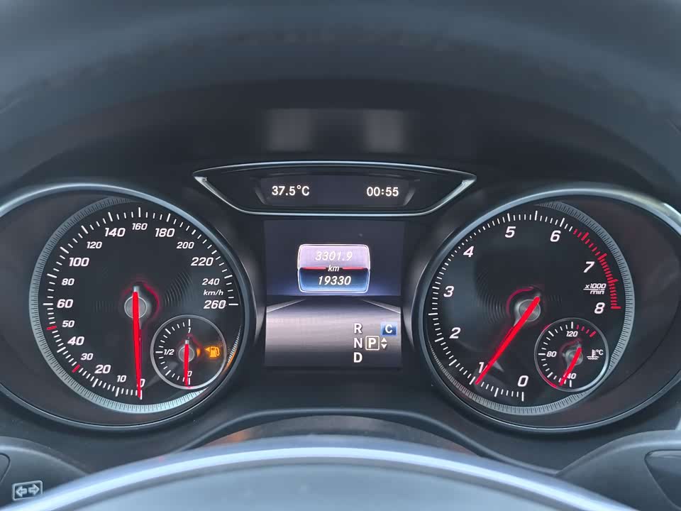 Mercedes-Benz GLA Mercedes-Benz GLA