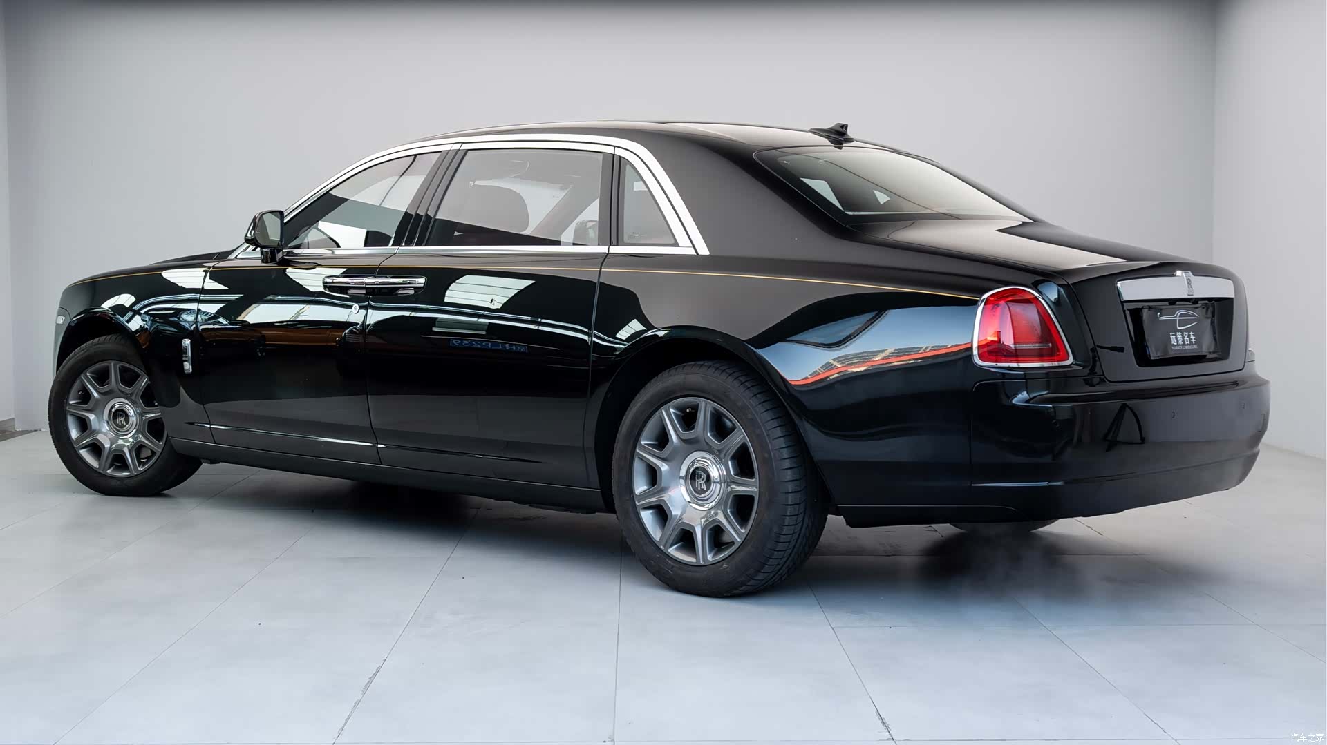 Rolls-Royce Ghost, 2015 17