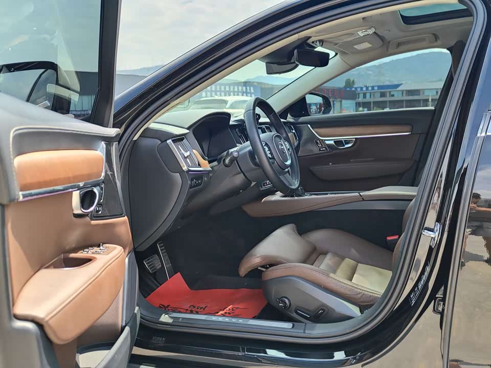 Volvo S90