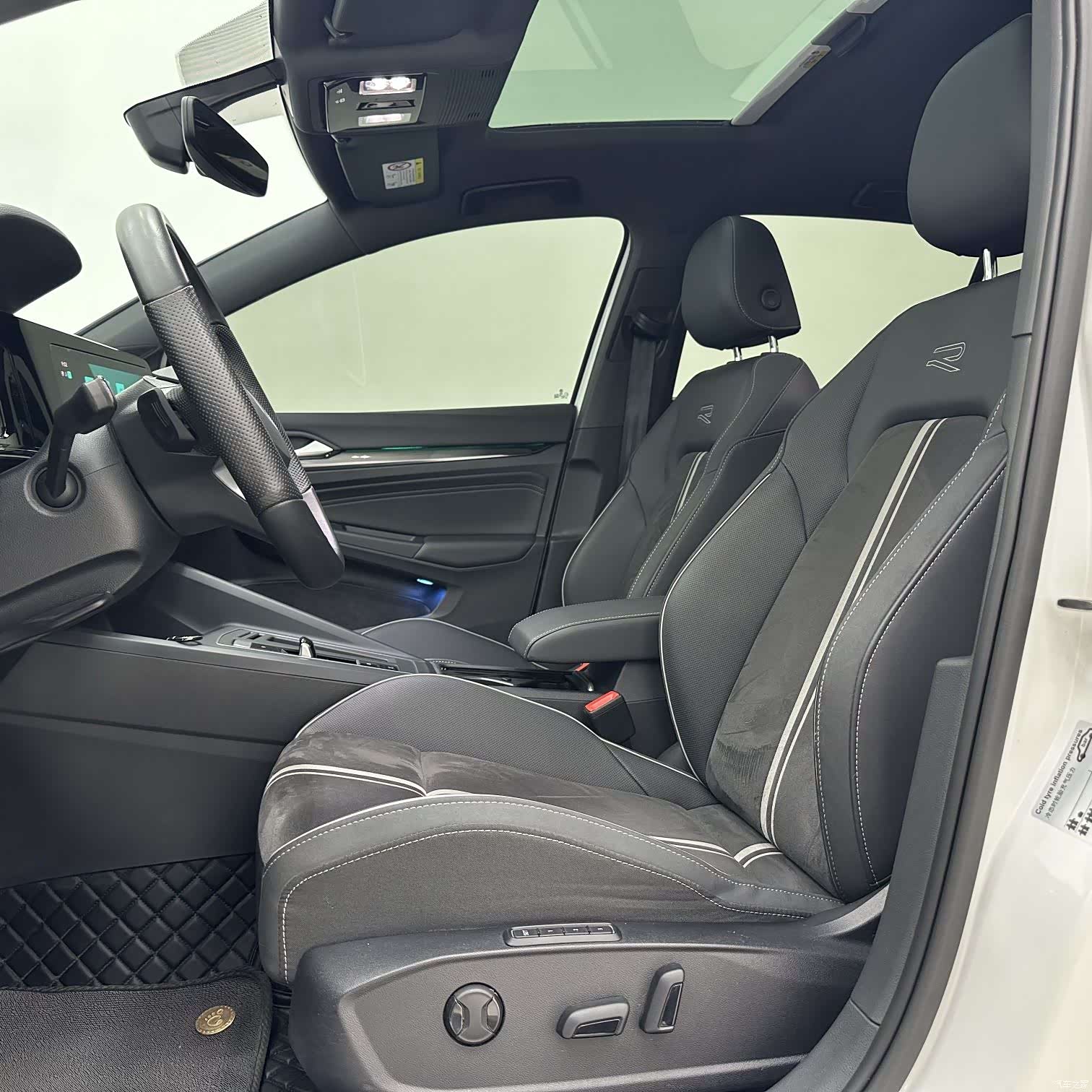 Volkswagen Golf, 2024 9