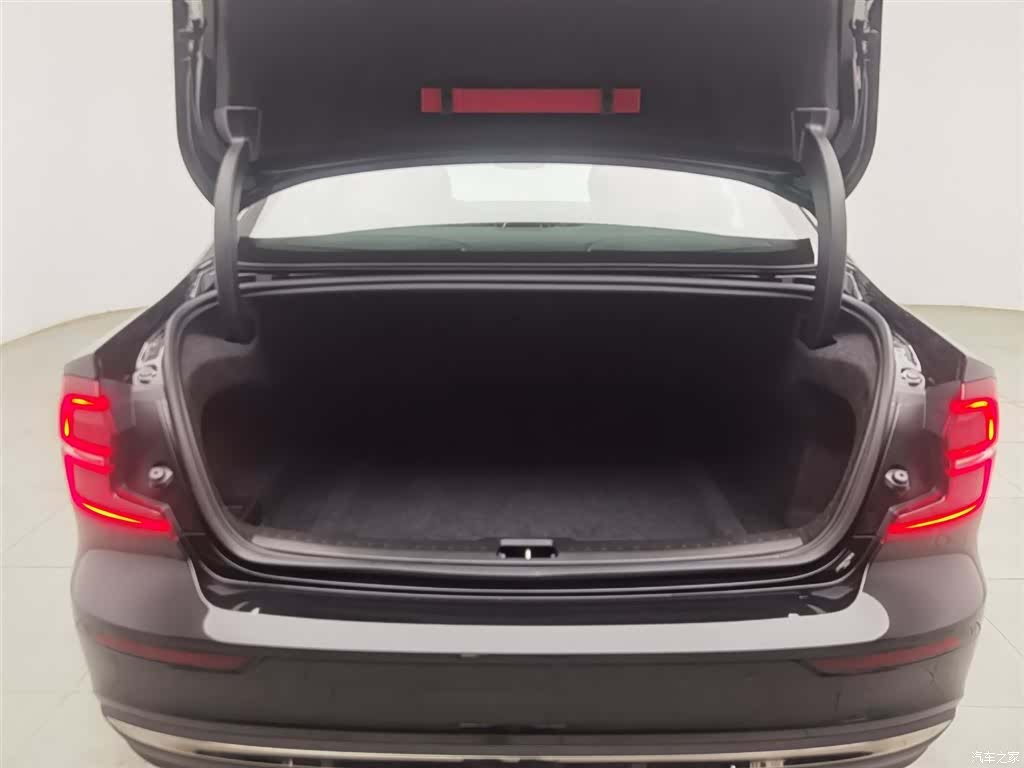 Volvo S60, 2025 16