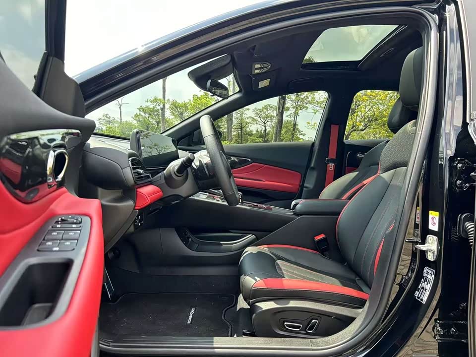 Trumpchi Shadow Leopard