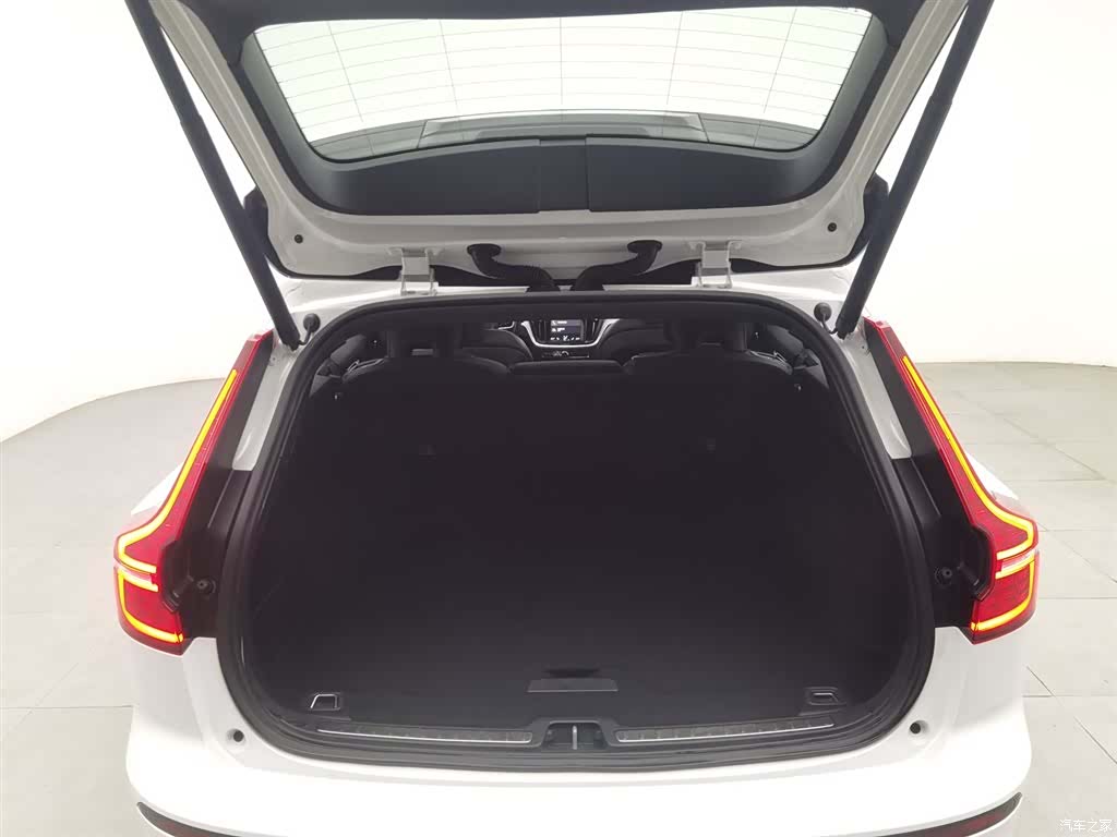 Volvo V60, 2020 16