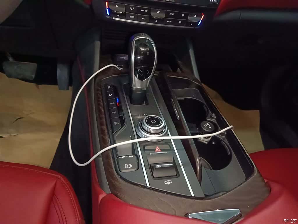 Maserati Levante, 2017 10