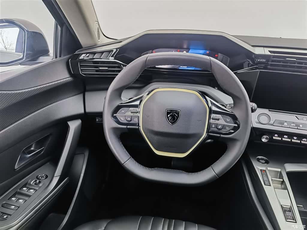 Peugeot 408, 2025 11