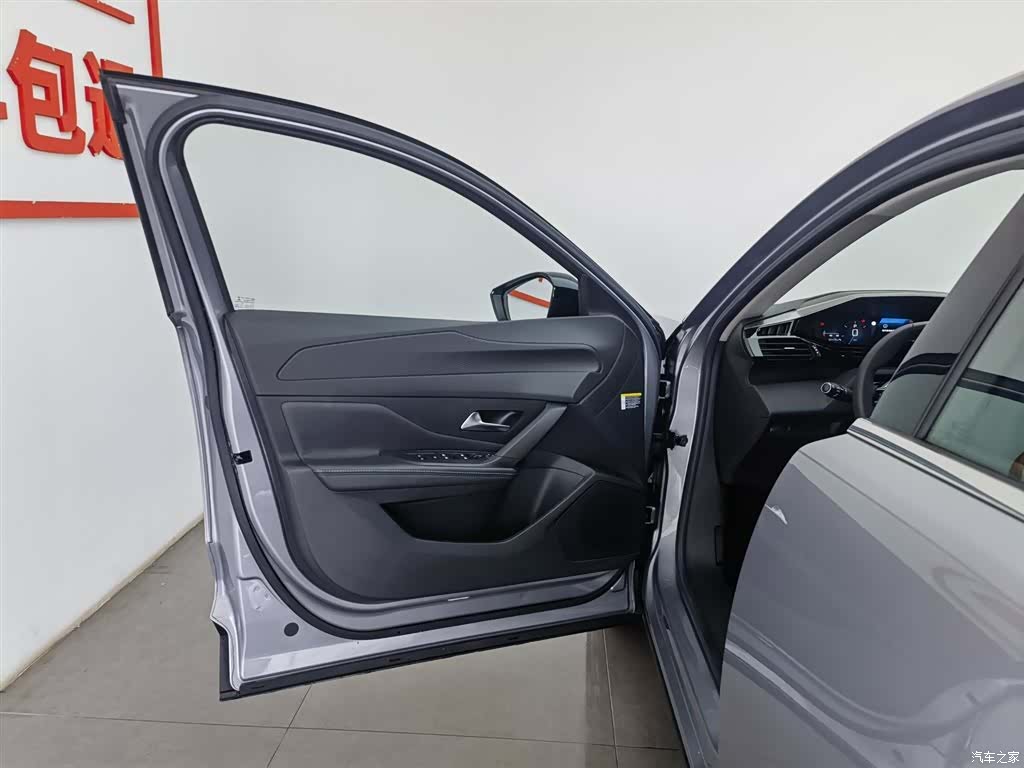 Peugeot 408, 2025 8