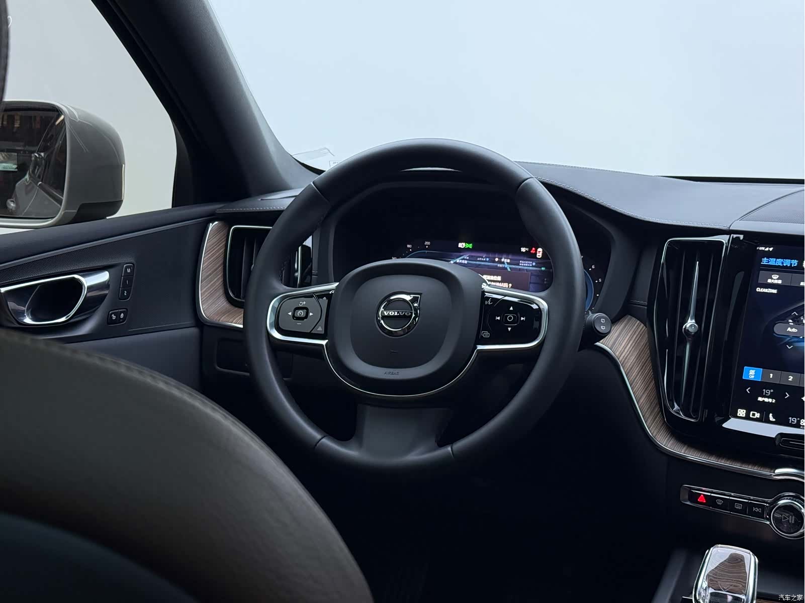 Volvo XC60, 2022 14
