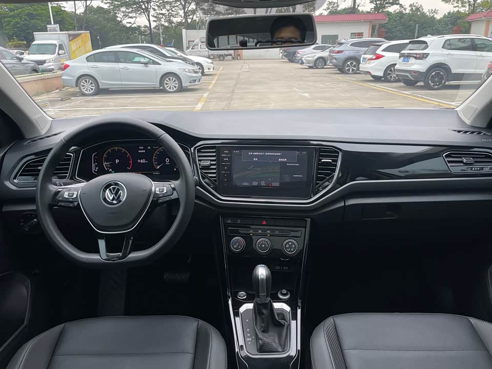 Volkswagen T-ROC exploring Songs