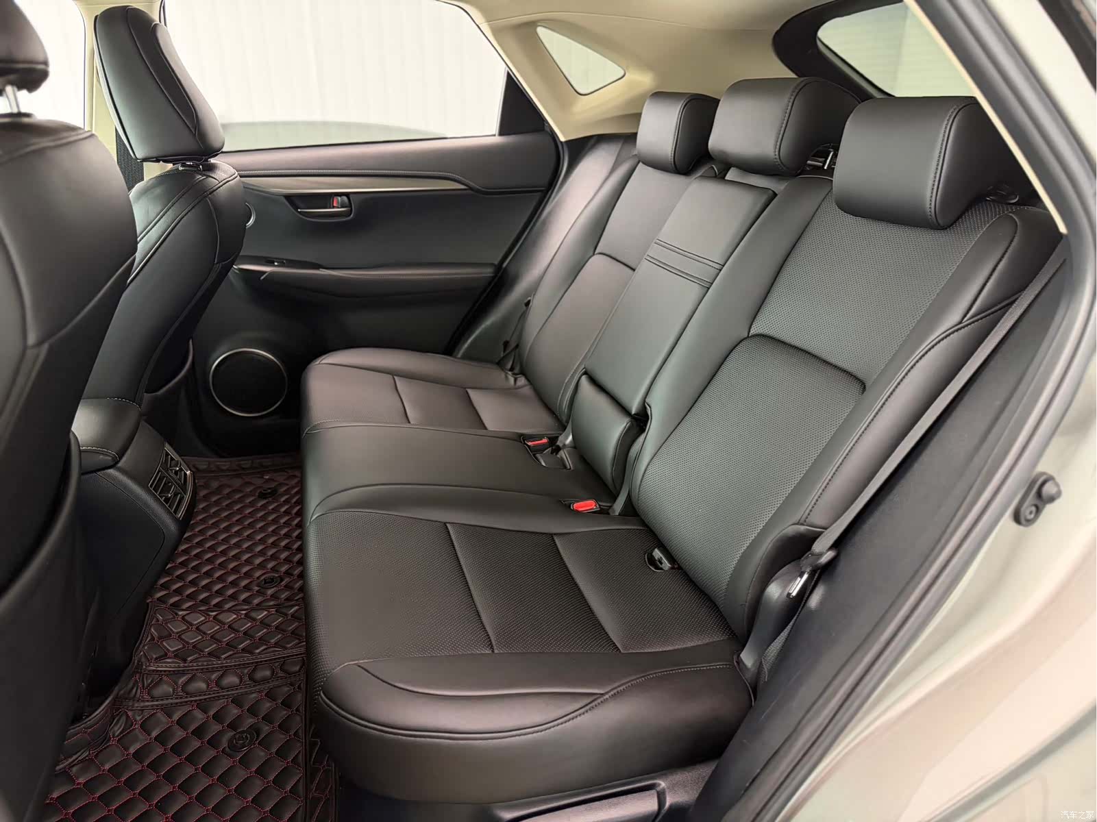 Lexus NX, 2018 16
