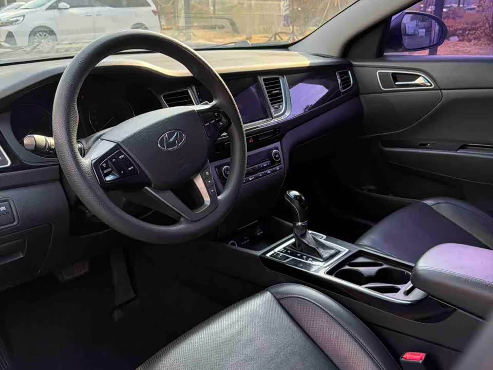 Hyundai Name picture