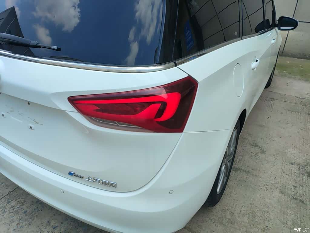 Buick GL6, 2022 8