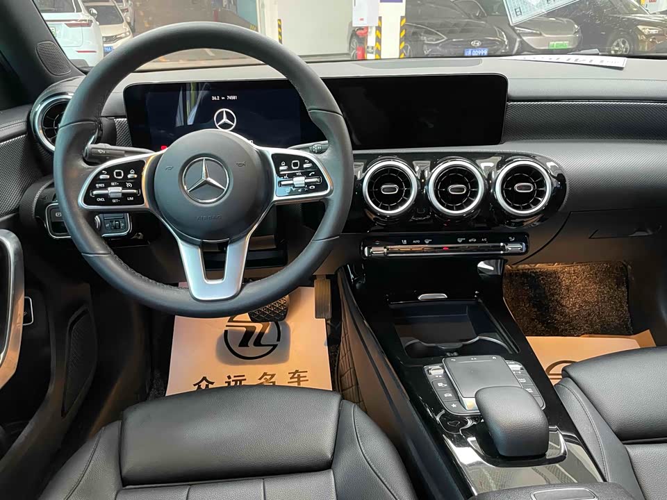 Mercedes-Benz Class A Mercedes-Benz Class A