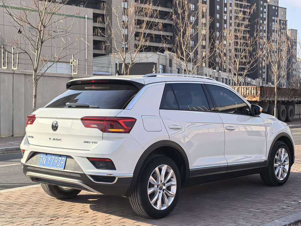 Volkswagen T-ROC exploring Songs