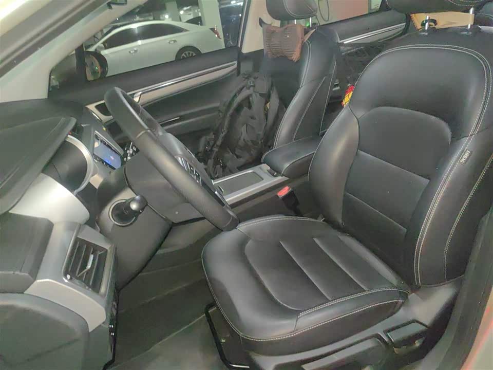 Geely Emgrand GS