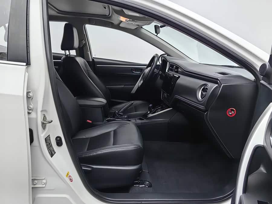 Toyota Corolla 2017, фото 23