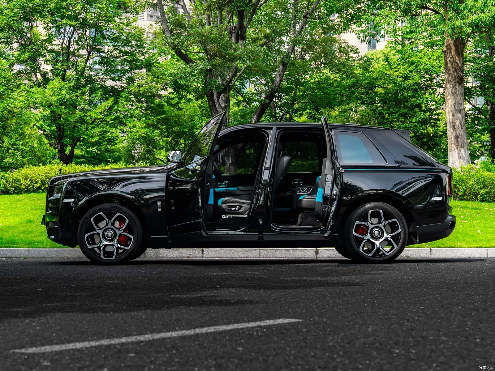 Rolls-Royce Cullinan, 2020 все фото