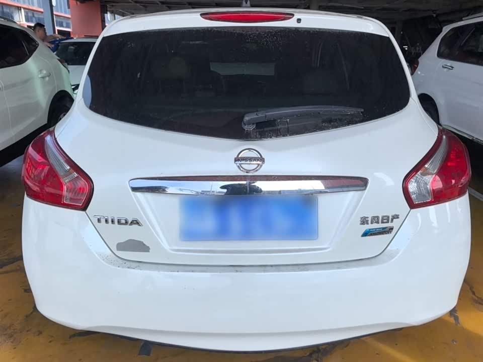 Nissan TIIDA