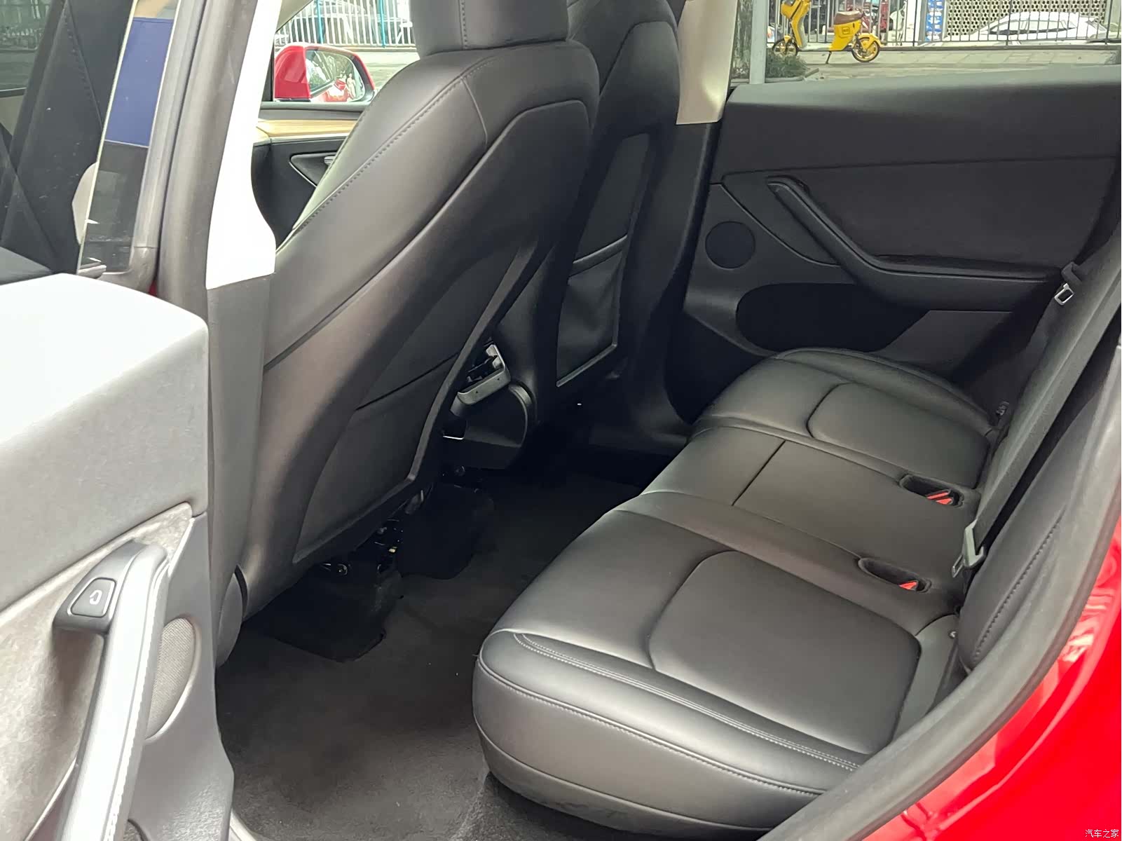 Tesla Model Y, 2023 11