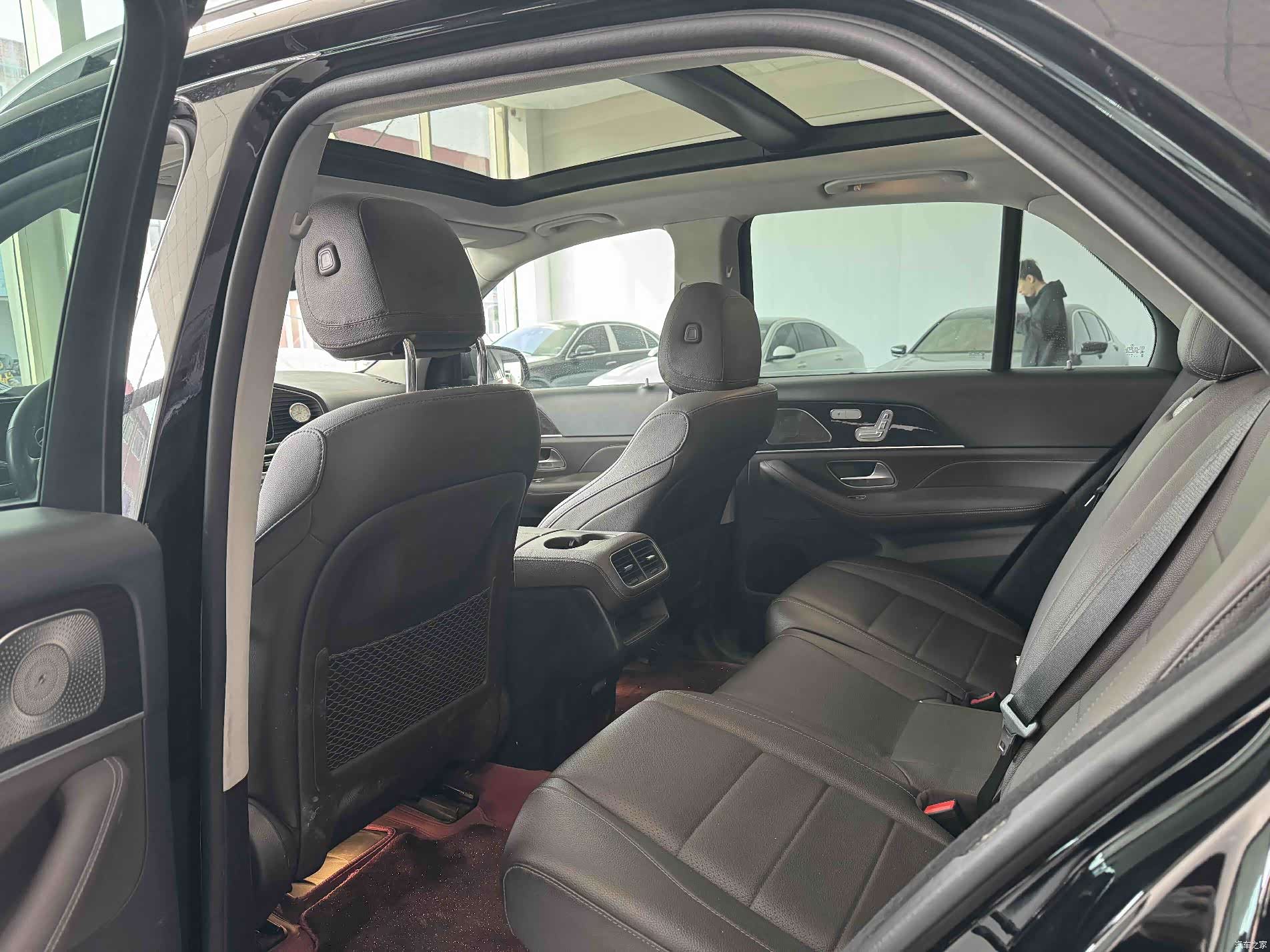 Mercedes-Benz GLE, 2023 все фото