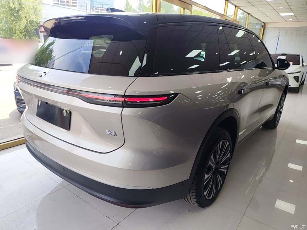 NIO ES8, 2024 7