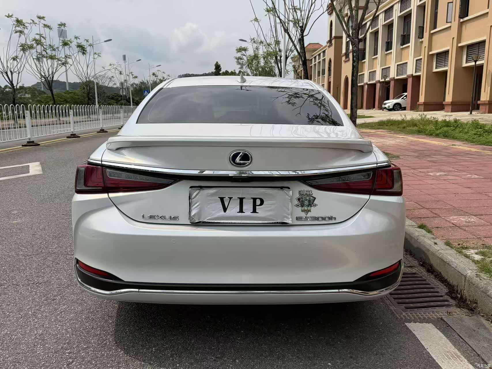 Lexus ES, 2019 9