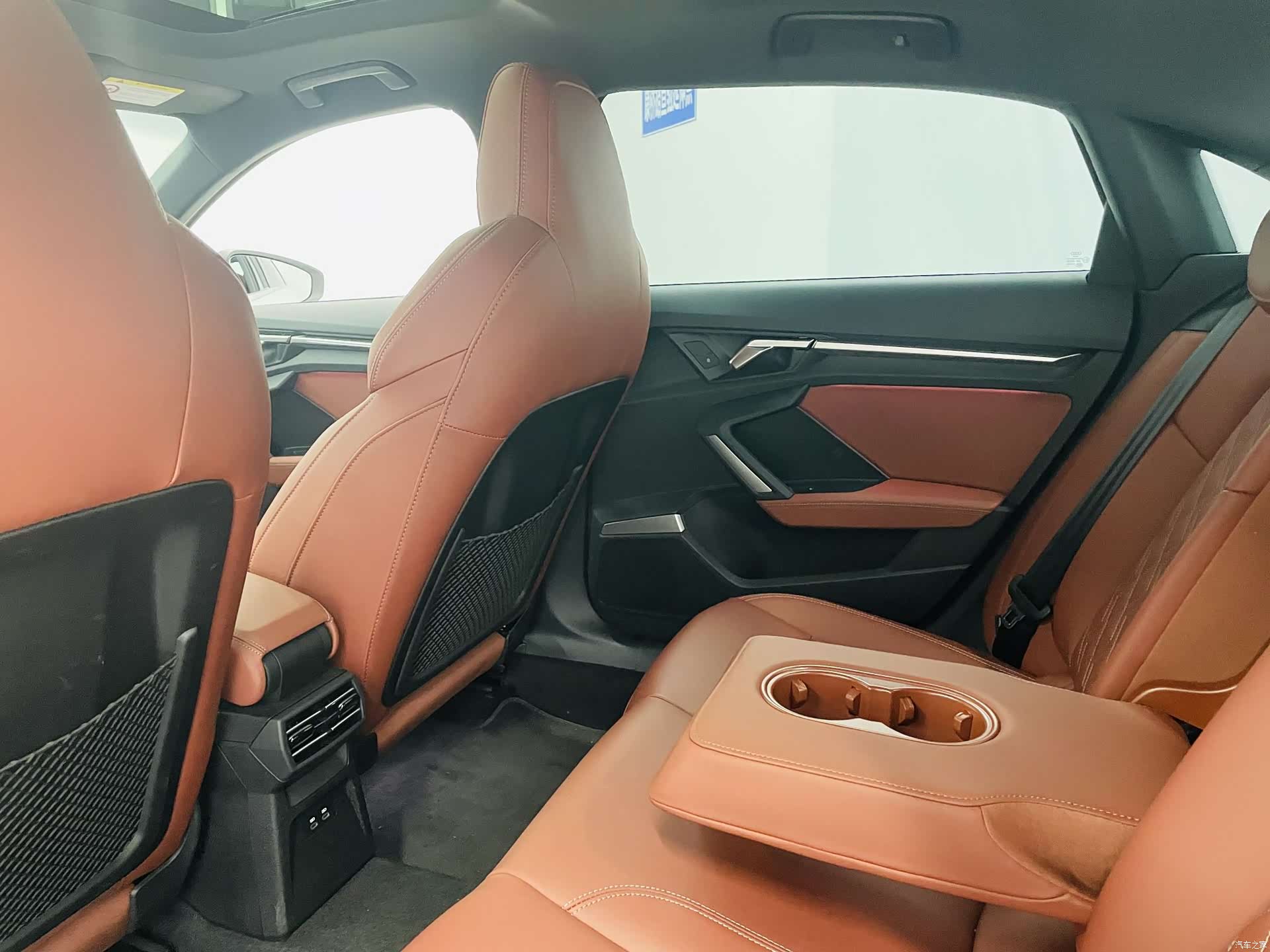 Audi Flying Spur, 2025 11