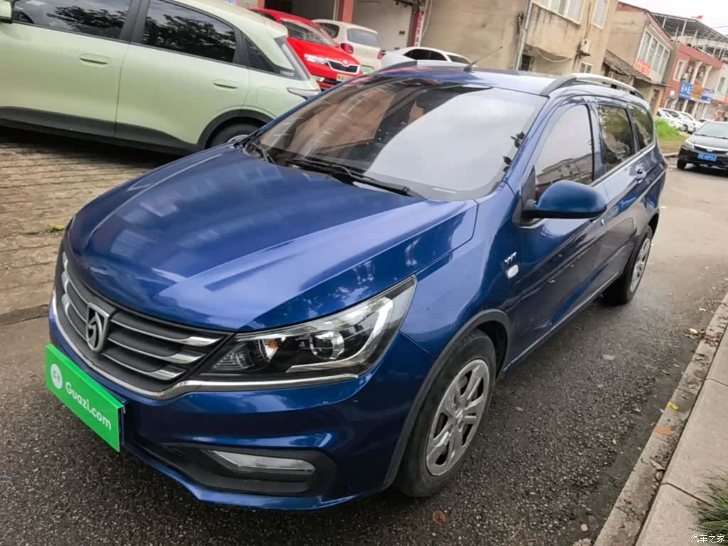 Wuling 310W, 2018 1