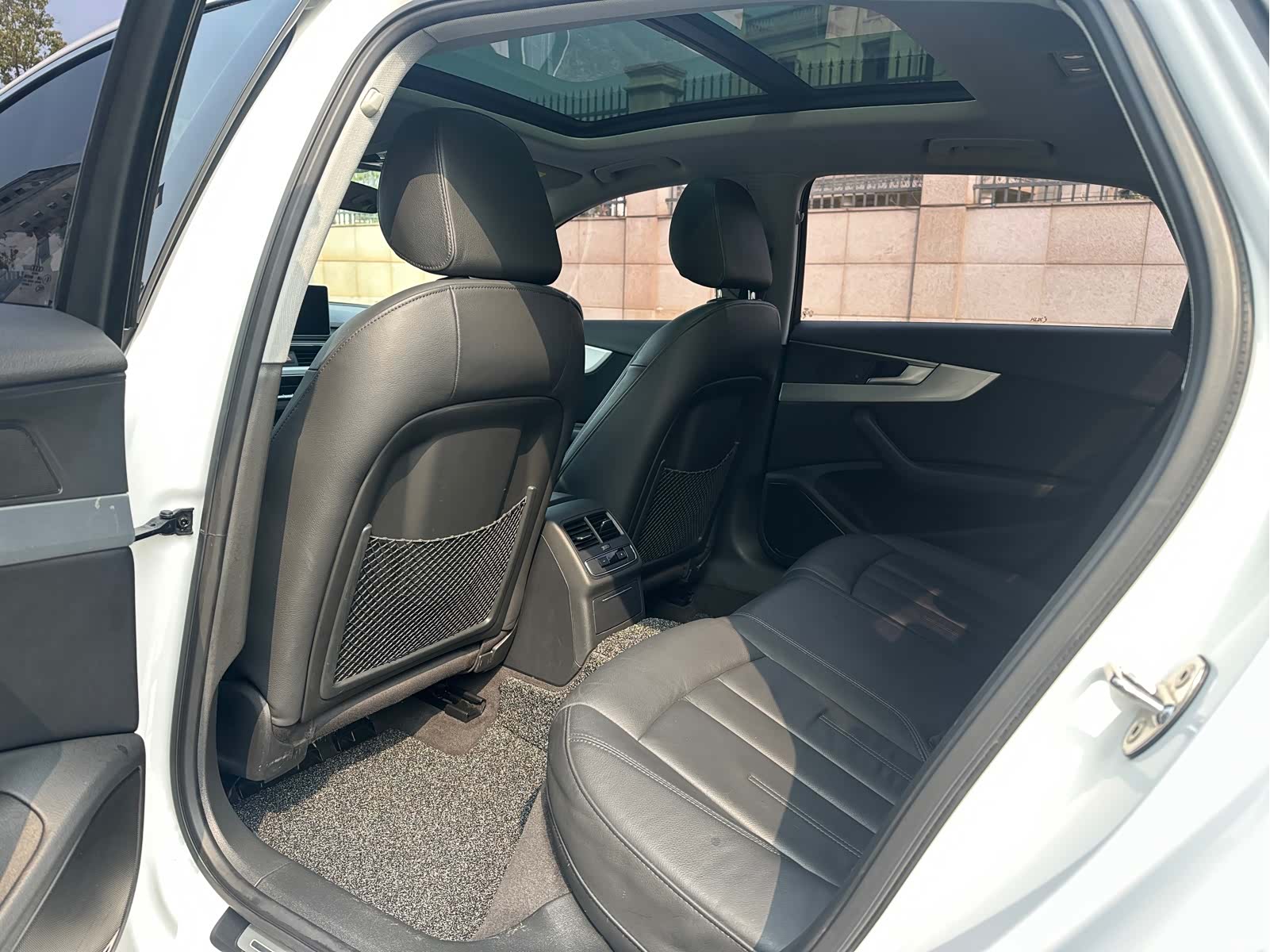 Audi A4L, 2019 8