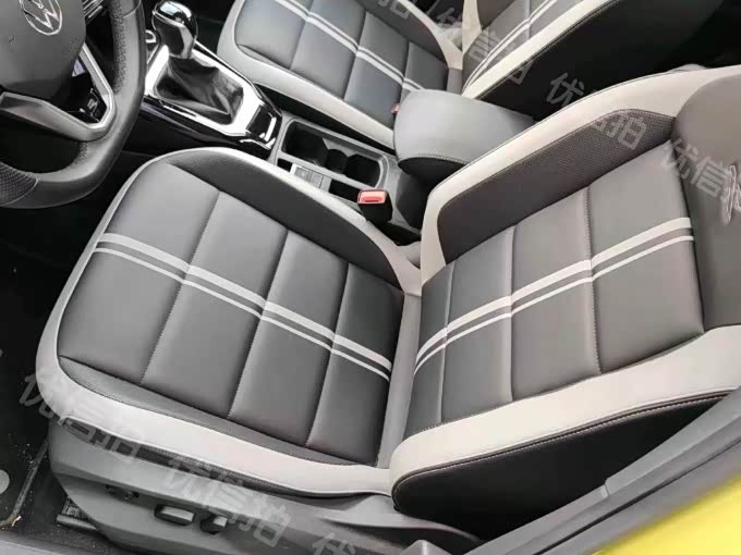 Volkswagen T-ROC exploring Songs