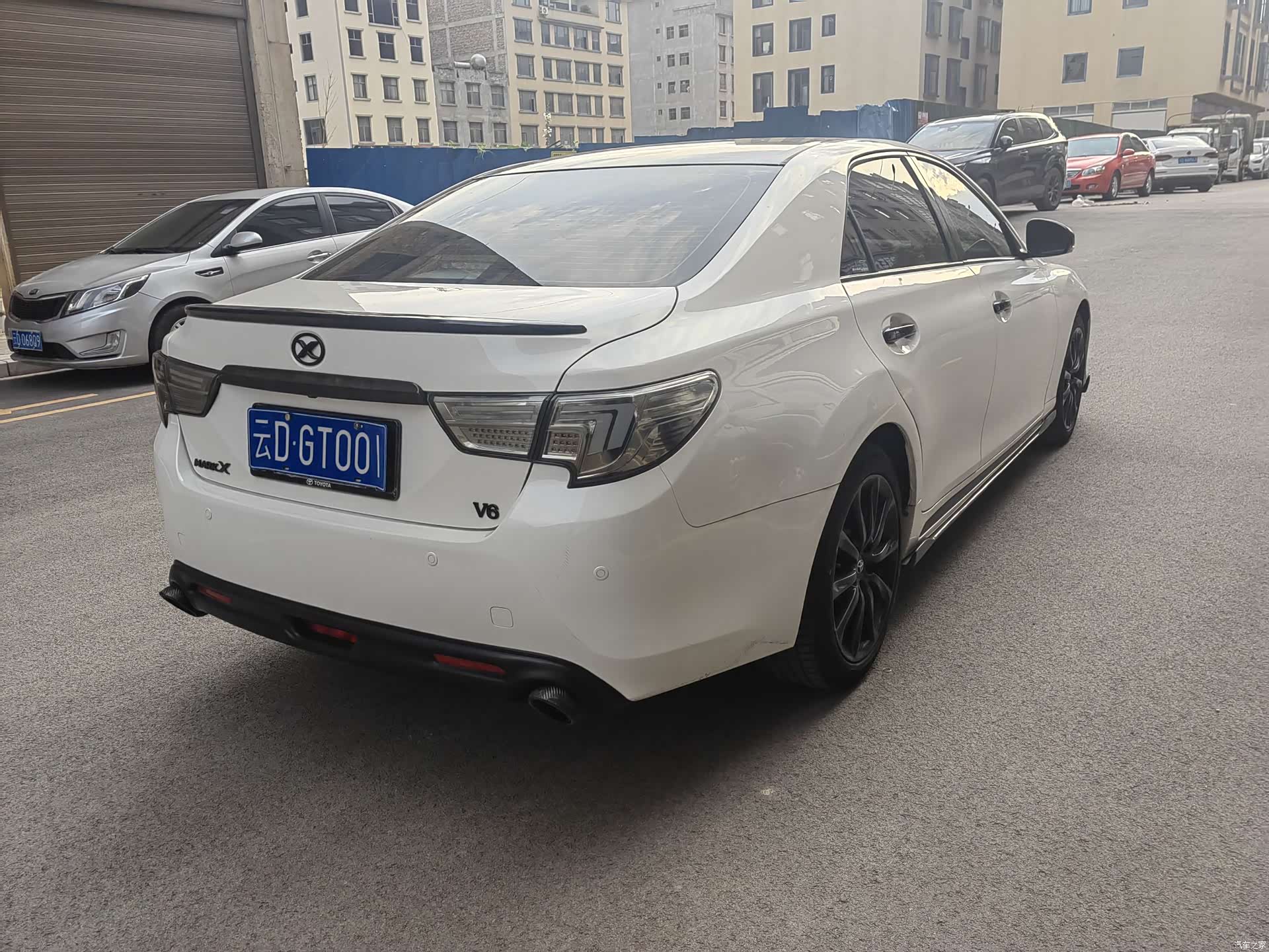 Toyota 2.5V, 2015 7