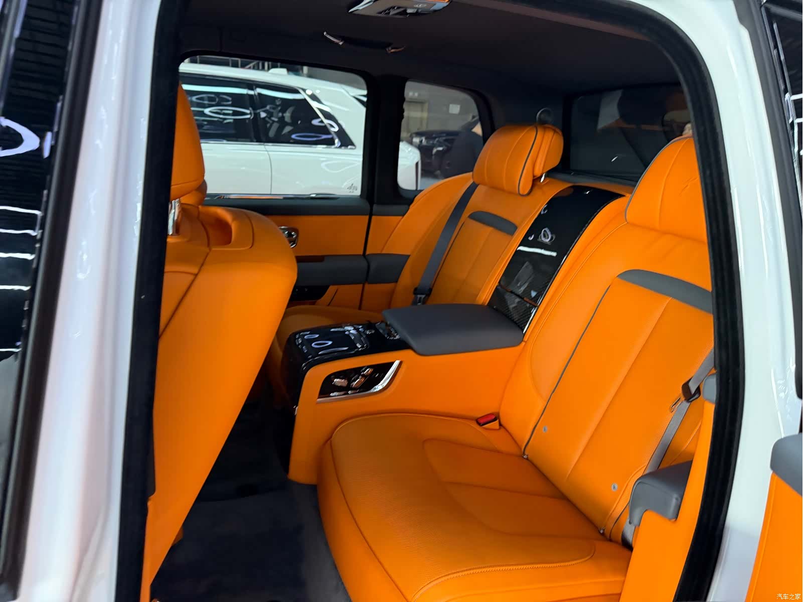 Rolls-Royce Cullinan, 2026 12