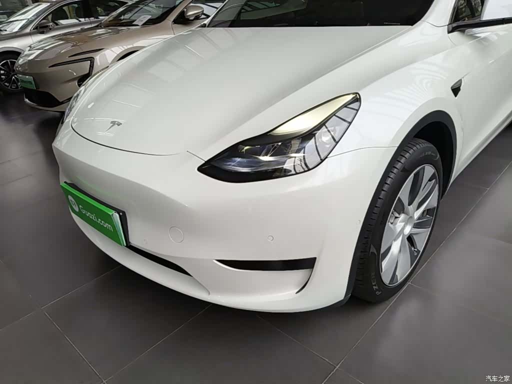 Tesla Model Y, 2022 24