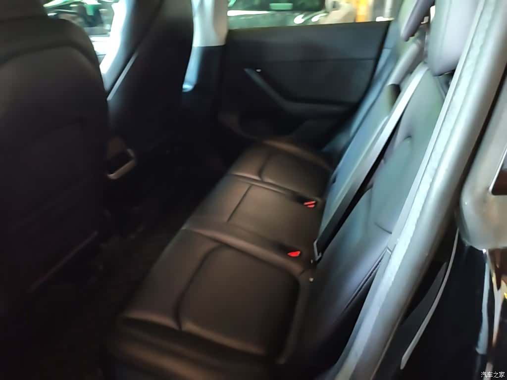 Tesla Model Y, 2022 17
