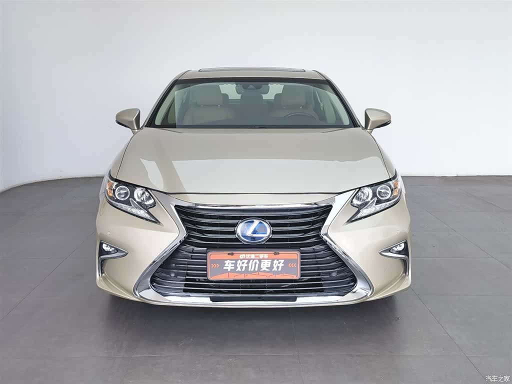 Lexus ES, 2017 3