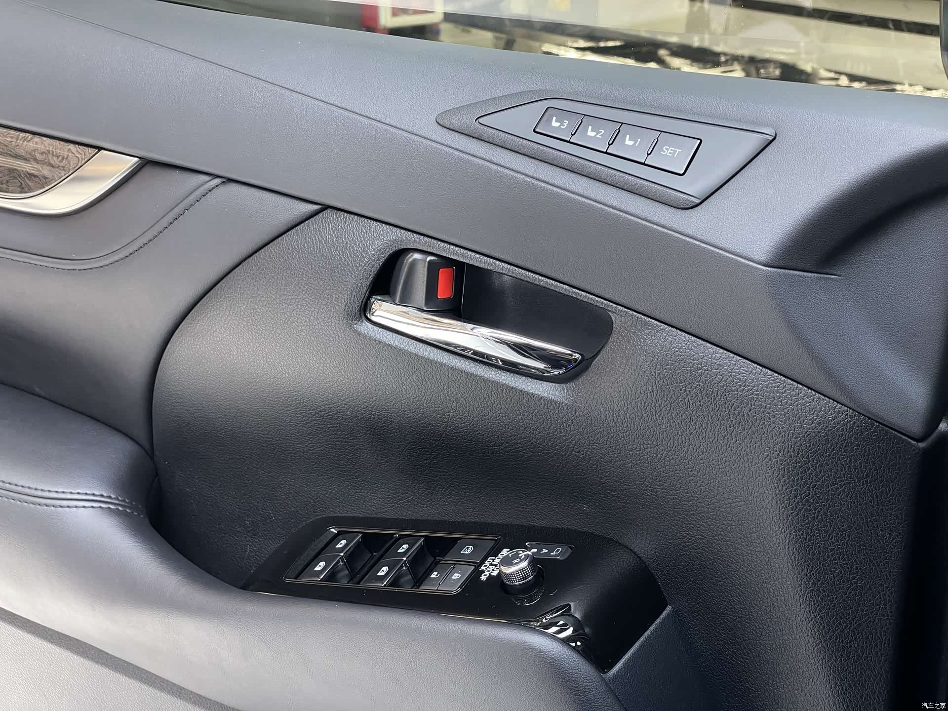 Toyota Vellfire, 2020 8