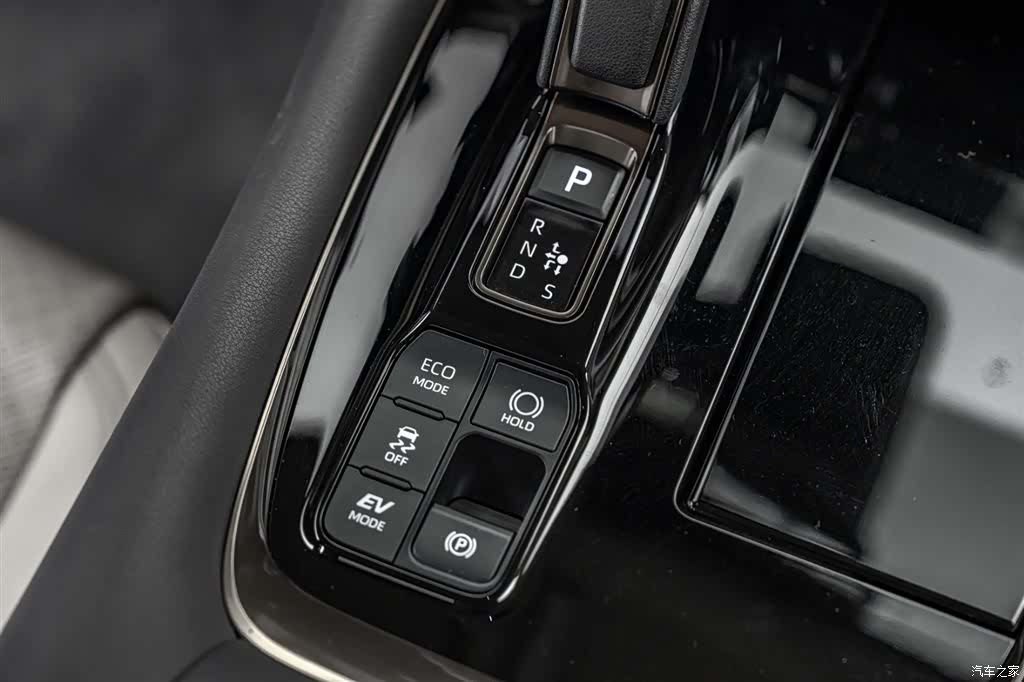 Toyota Vellfire, 2023 33
