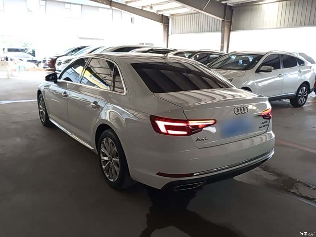 Audi A4L, 2020 все фото