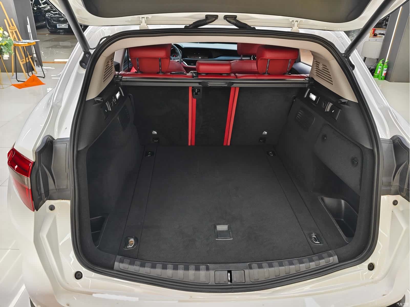 Alfa Romeo Stelvio, 2019 12