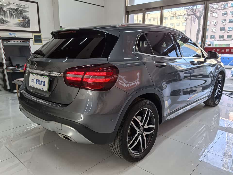 Mercedes-Benz GLA