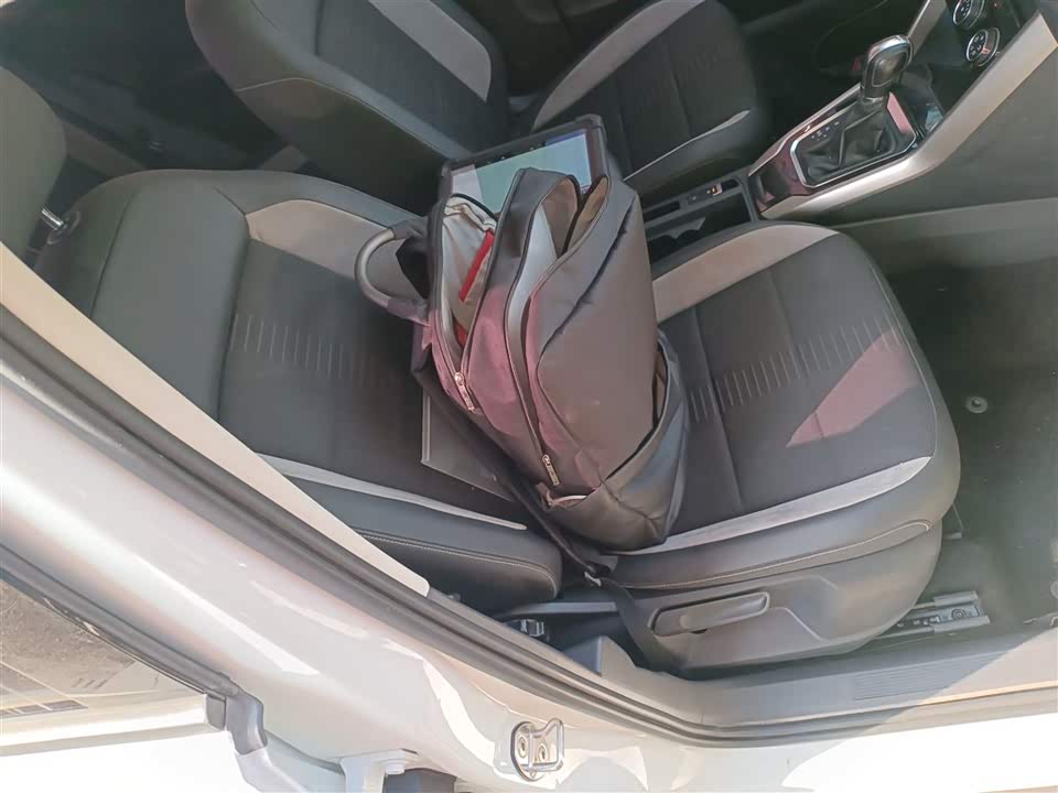 Volkswagen T-ROC exploring Songs