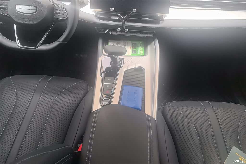 Geely Preface, 2025 16