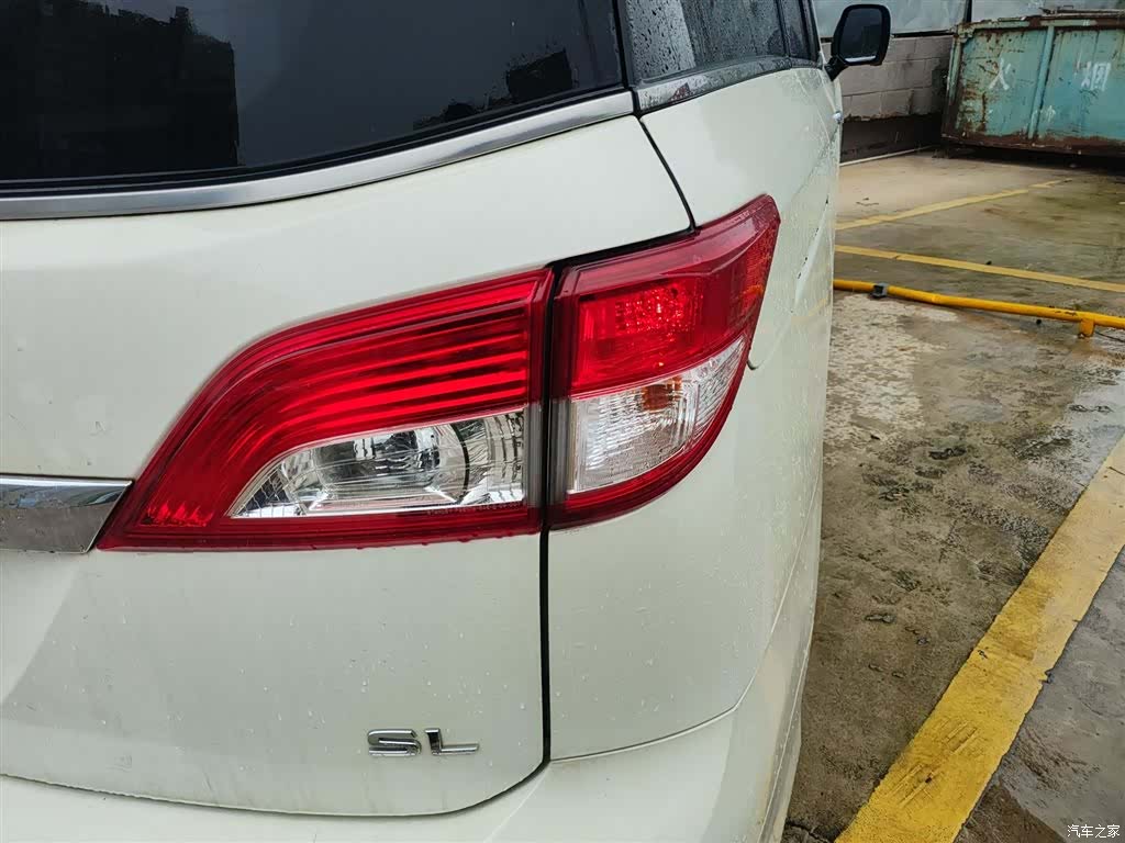 Nissan SL, 2017 24