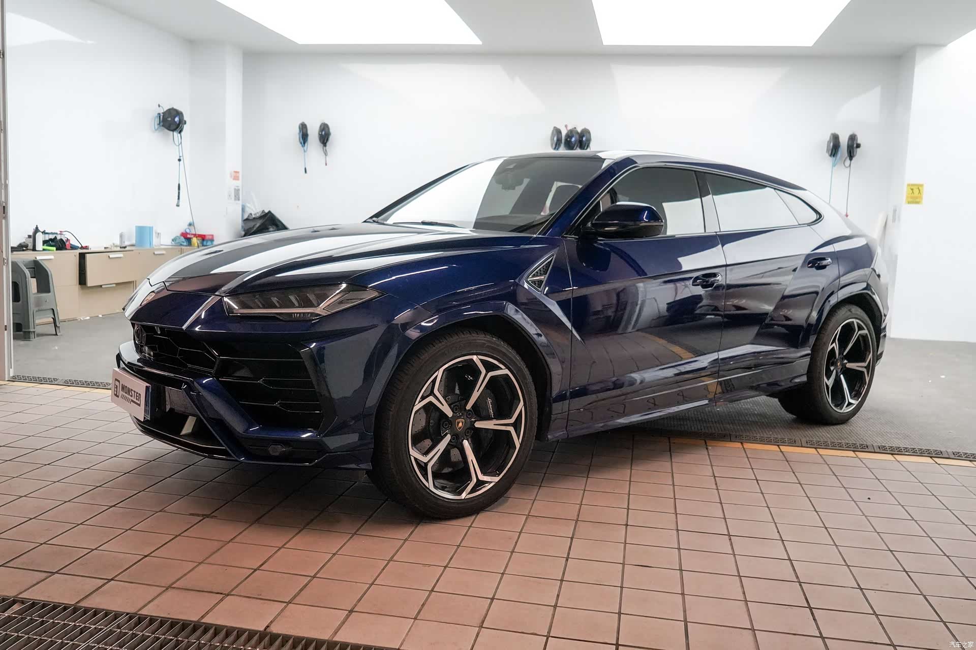 Lamborghini Urus, 2019 3