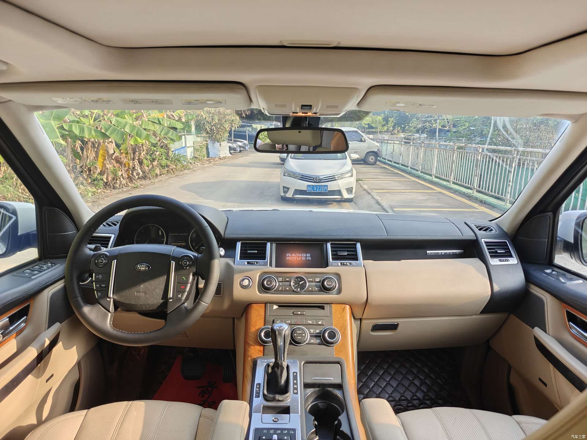 Land Rover Range Rover, 2011 11