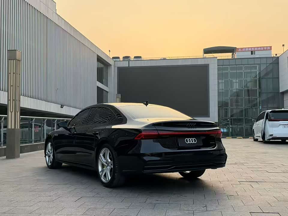Audi A7L