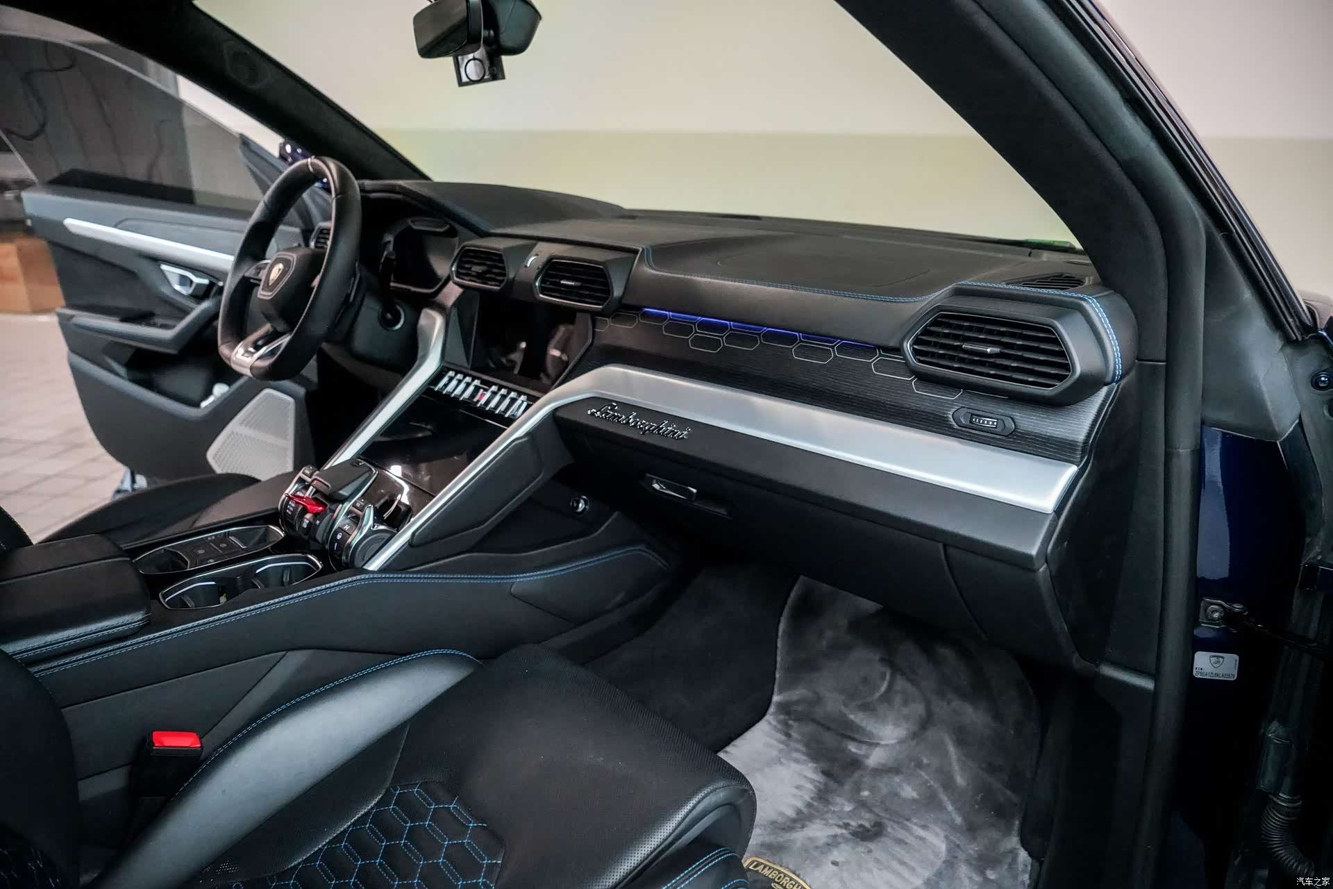 Lamborghini Urus, 2019 8